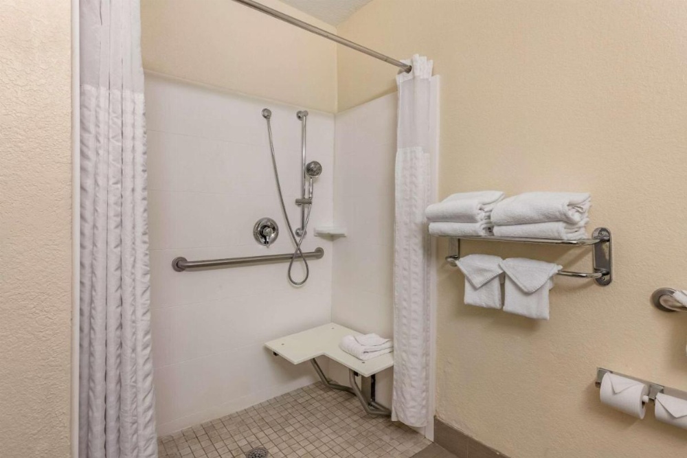 Comfort Suites Maingate East At Old Town Image 11