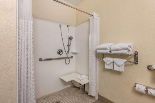 Comfort Suites Maingate East At Old Town image 11