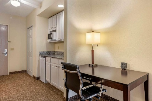 Comfort Suites Maingate East At Old Town image 22