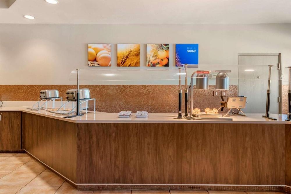 Comfort Suites Maingate East At Old Town Main image